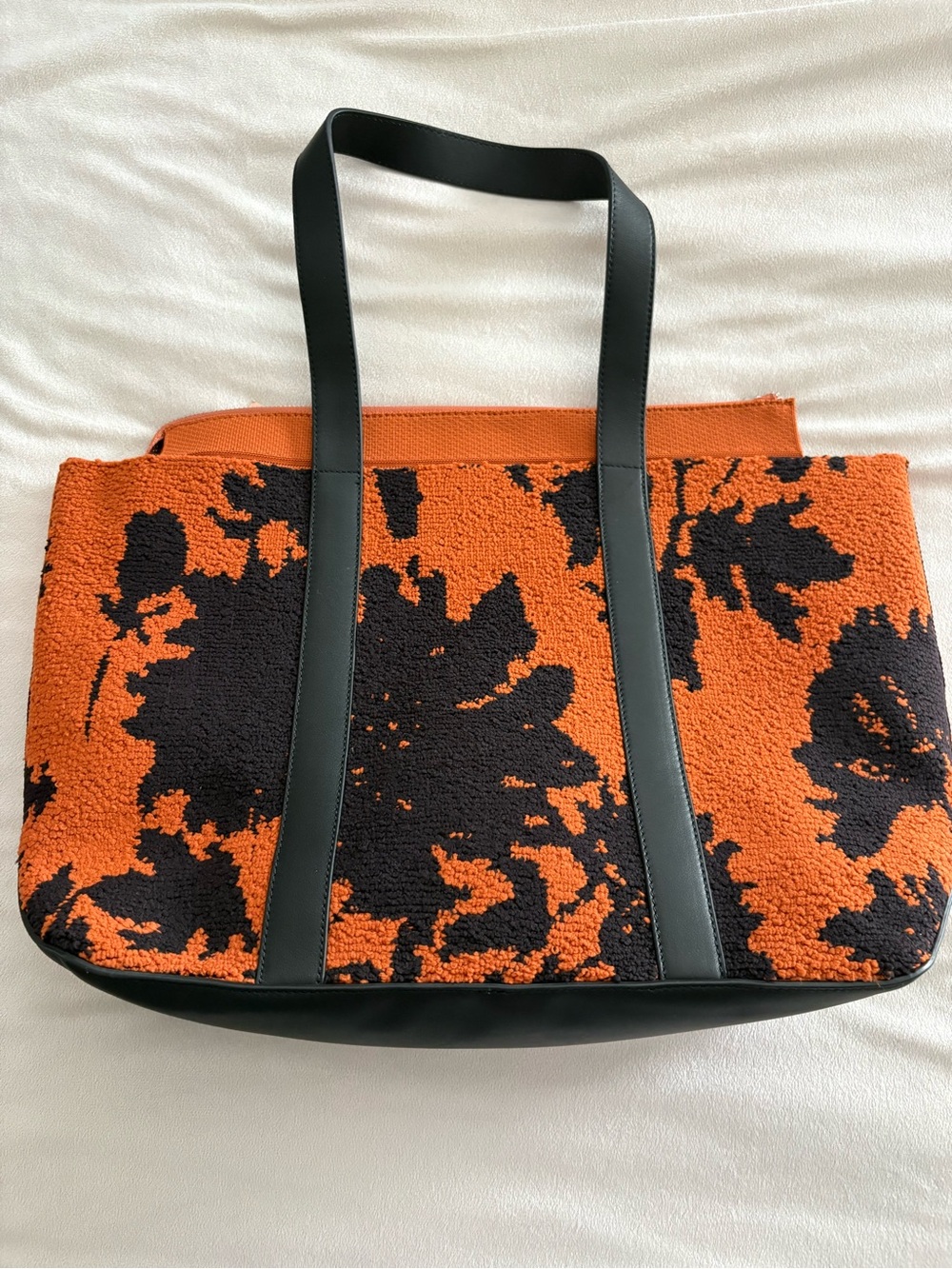 NWT VOILE BLANCHE Safari Mid size Winter Knit Purse in Douglas Orange- Black - Picture 7 of 13